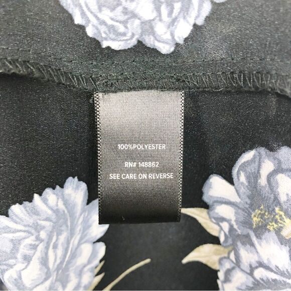 TORRID | Cold Shoulder Black & Blue Floral Georgette Top Women’s Size 3 (3X) - Picture 12 of 12